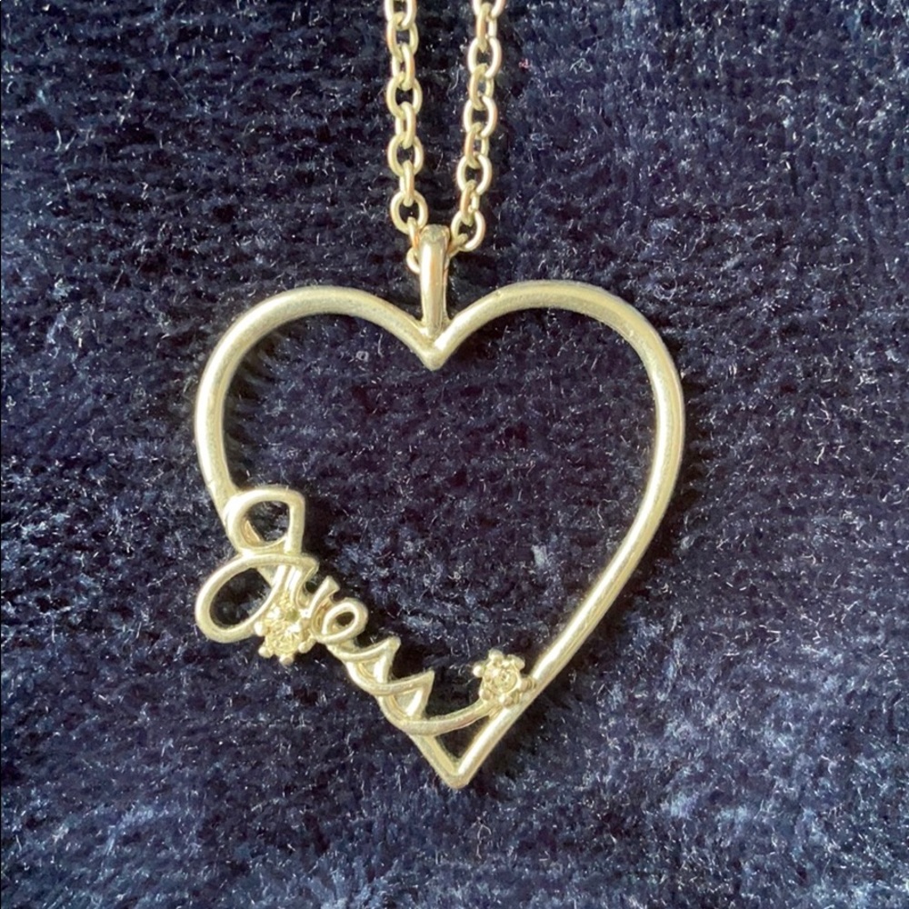 GUESS necklace. comes with pendant + necklace